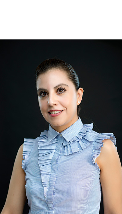 Perla Sánchez + ' ' + Directora de Operaciones para Vanguard América Latina